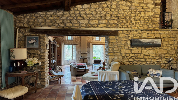 Ma-Cabane - Vente Maison Saint-Bonnet-sur-Gironde, 205 m²