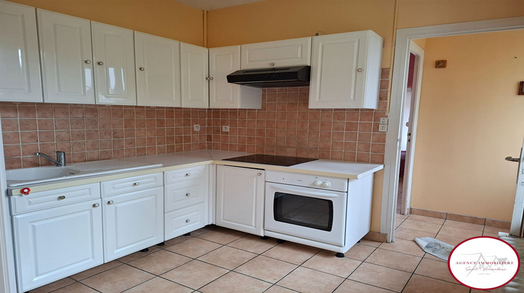 Ma-Cabane - Vente Maison SAINT-BONNET-TRONCAIS, 65 m²