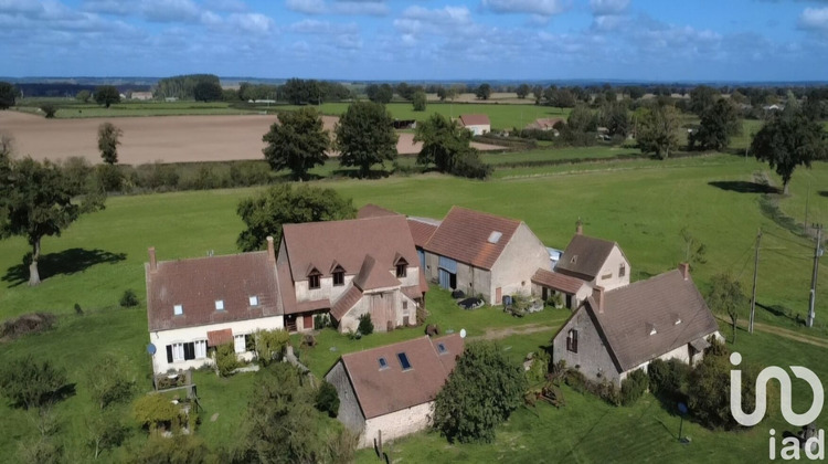 Ma-Cabane - Vente Maison Saint-Bonnet-Tronçais, 660 m²