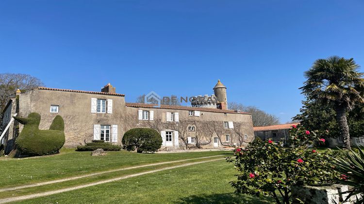 Ma-Cabane - Vente Maison SAINT-CHRISTOPHE-DU-LIGNERON, 651 m²