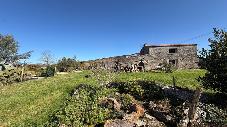 Ma-Cabane - Vente Maison SAINT-CHRISTOPHE-DU-LIGNERON, 154 m²