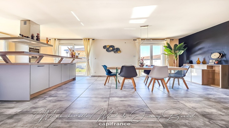 Ma-Cabane - Vente Maison SAINT CYR SUR MENTHON, 75 m²