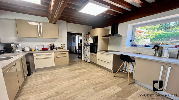 Ma-Cabane - Vente Maison SAINT-DENIS-DE-CABANNE, 300 m²