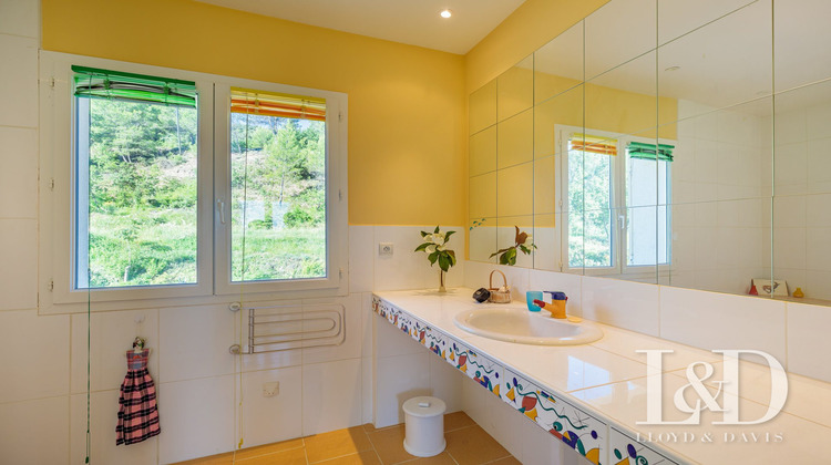 Ma-Cabane - Vente Maison Saint-Estève-Janson, 312 m²