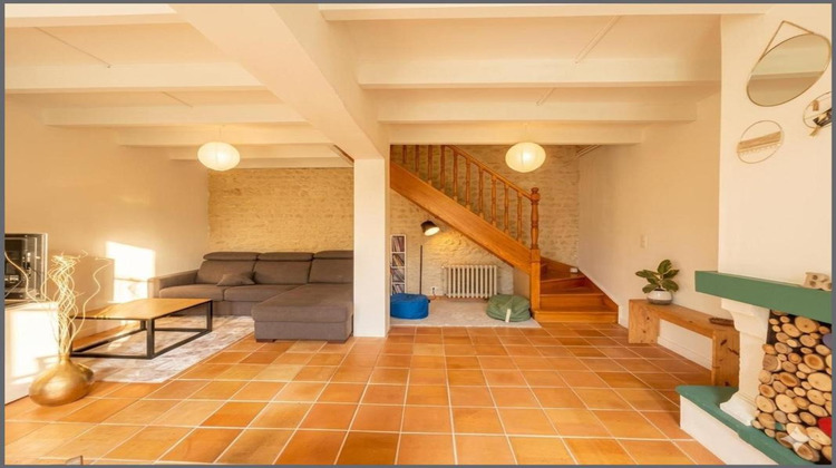 Ma-Cabane - Vente Maison SAINT FORT SUR LE NE, 255 m²