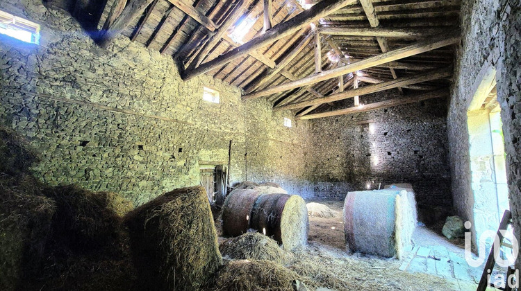 Ma-Cabane - Vente Maison Saint-Genès-la-Tourette, 420 m²