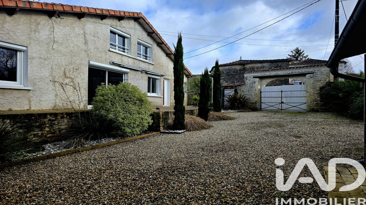 Ma-Cabane - Vente Maison Saint-Genis-d'Hiersac, 110 m²