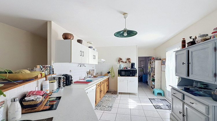 Ma-Cabane - Vente Maison Saint-Genis-d'Hiersac, 100 m²