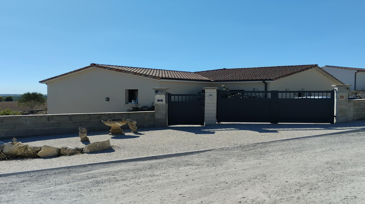 Ma-Cabane - Vente Maison Saint-Genis-d'Hiersac, 137 m²