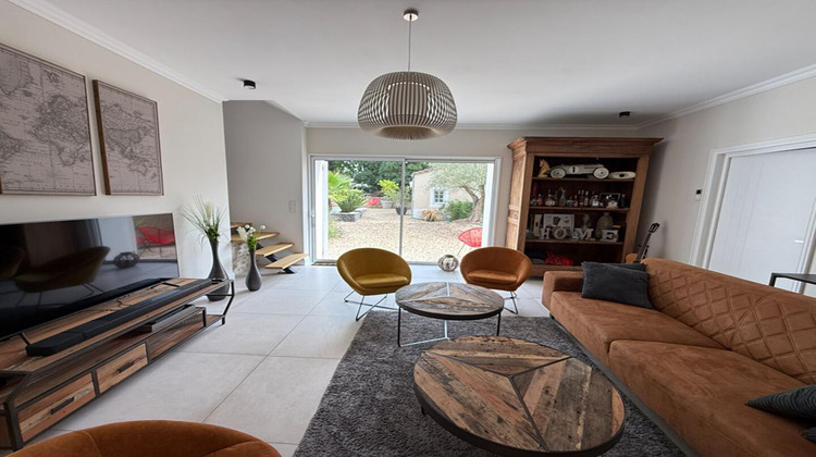 Ma-Cabane - Vente Maison SAINT GENIS D HIERSAC, 270 m²