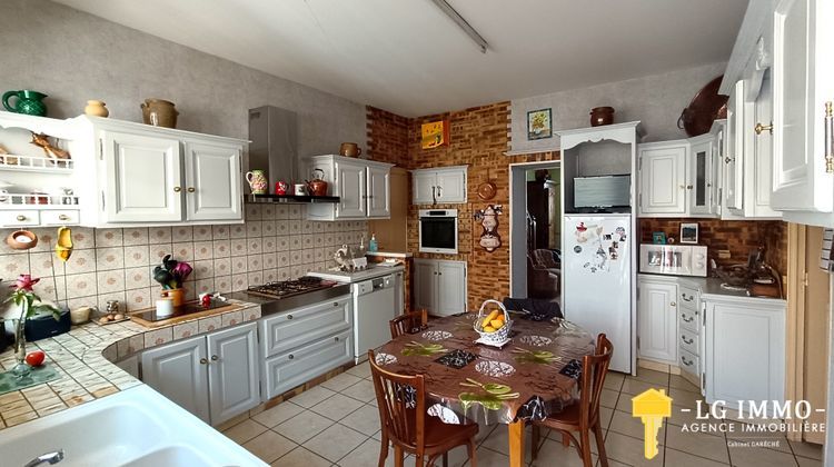 Ma-Cabane - Vente Maison Saint-Genis-de-Saintonge, 260 m²