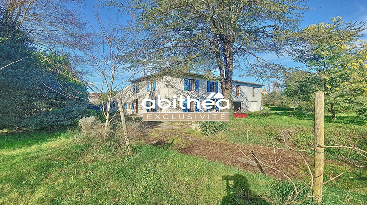 Ma-Cabane - Vente Maison Saint-Genis-de-Saintonge, 218 m²