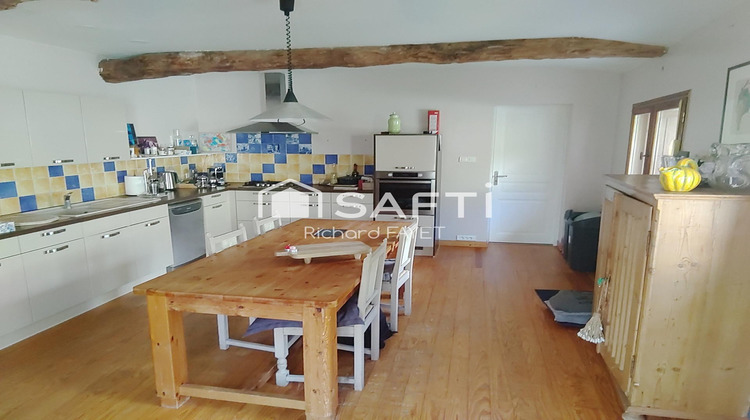 Ma-Cabane - Vente Maison Saint-Genis-de-Saintonge, 211 m²