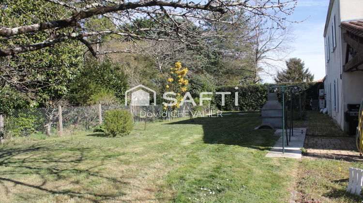 Ma-Cabane - Vente Maison Saint-Genis-de-Saintonge, 135 m²