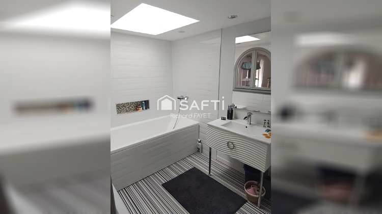 Ma-Cabane - Vente Maison Saint-Genis-de-Saintonge, 211 m²