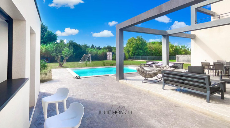 Ma-Cabane - Vente Maison SAINT GENIS DES FONTAINES, 206 m²