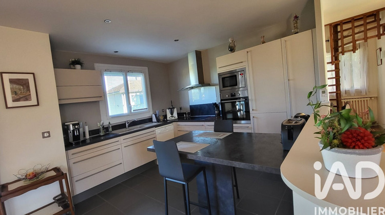 Ma-Cabane - Vente Maison Saint-Genis-Laval, 197 m²