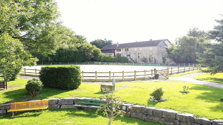 Ma-Cabane - Vente Maison Saint-Genis-Pouilly, 300 m²