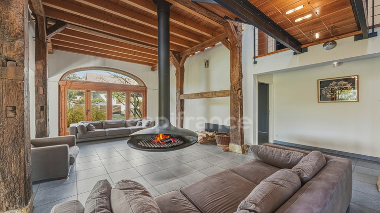 Ma-Cabane - Vente Maison SAINT GENIS POUILLY, 328 m²