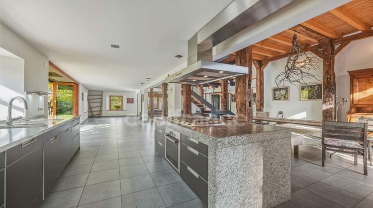 Ma-Cabane - Vente Maison SAINT GENIS POUILLY, 328 m²