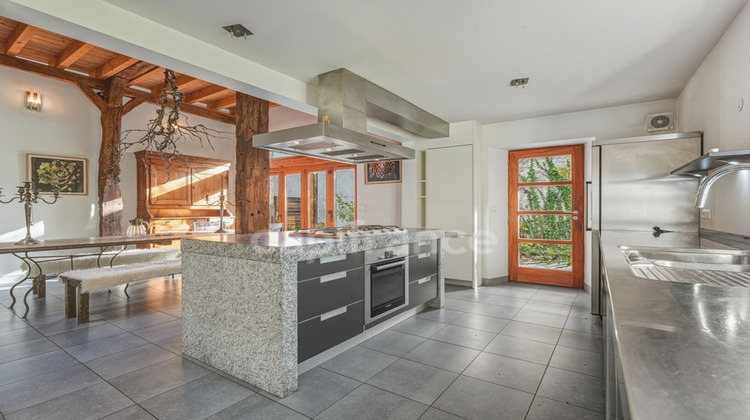 Ma-Cabane - Vente Maison SAINT GENIS POUILLY, 328 m²