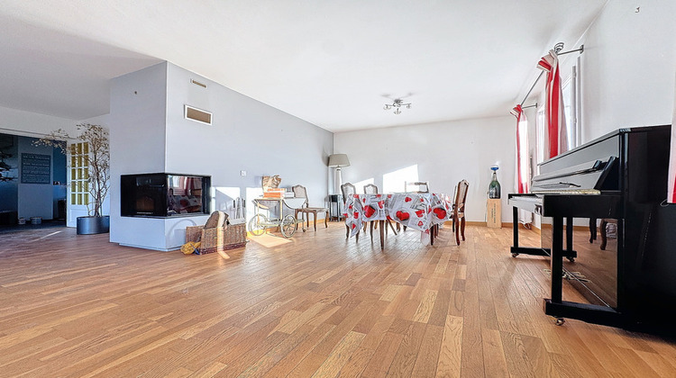 Ma-Cabane - Vente Maison SAINT GENIS POUILLY, 183 m²