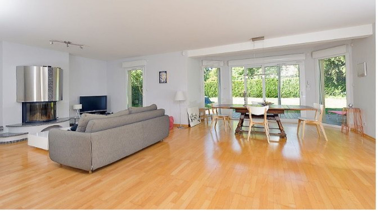 Ma-Cabane - Vente Maison SAINT GENIS POUILLY, 190 m²