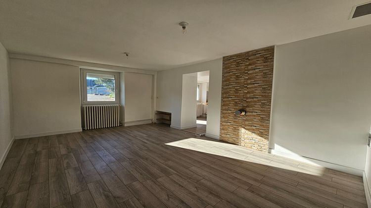 Ma-Cabane - Vente Maison SAINT-GENIX-SUR-GUIERS, 63 m²