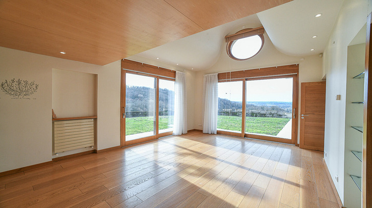 Ma-Cabane - Vente Maison SAINT-GENIX-SUR-GUIERS, 604 m²