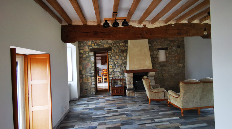 Ma-Cabane - Vente Maison Saint-Georges-de-Chesné, 90 m²