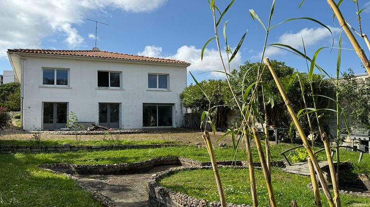 Ma-Cabane - Vente Maison SAINT-GEORGES-DE-DIDONNE, 220 m²