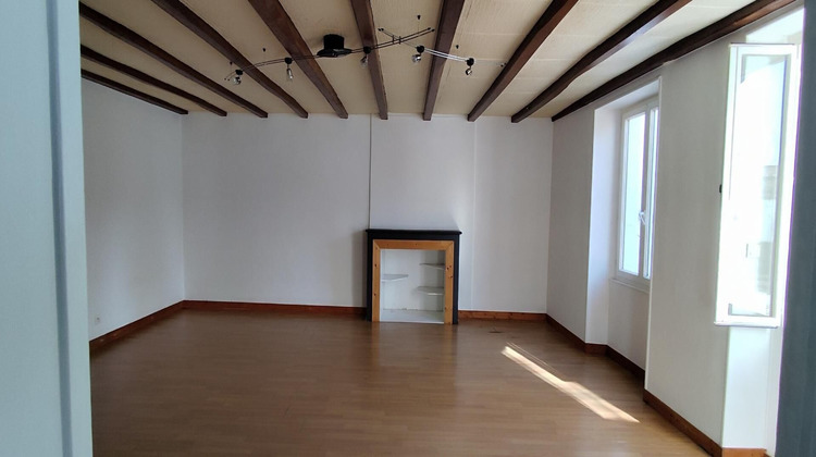 Ma-Cabane - Vente Maison Saint-Georges-de-Longuepierre, 90 m²