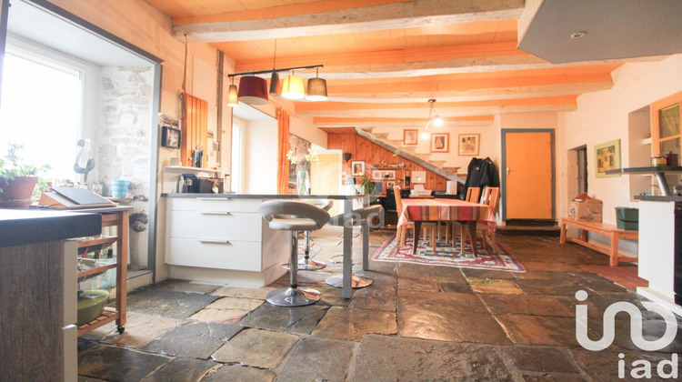 Ma-Cabane - Vente Maison Saint-Georges-de-Luzencon, 210 m²