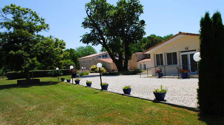 Ma-Cabane - Vente Maison SAINT-GERMAIN-D'ESTEUIL, 576 m²