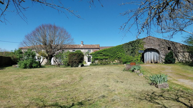 Ma-Cabane - Vente Maison SAINT GERMAIN DE LUSIGNAN, 210 m²