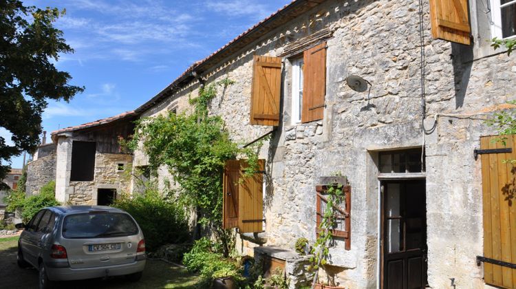 Ma-Cabane - Vente Maison Saint-Germain-de-Montbron, 200 m²