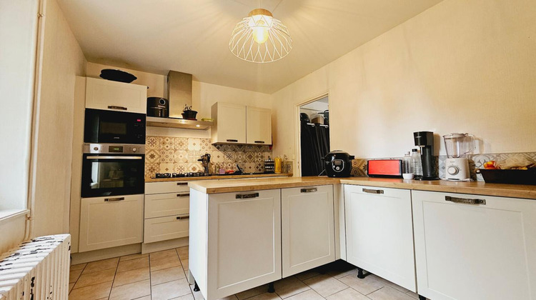 Ma-Cabane - Vente Maison SAINT GERMAIN DU PUY, 206 m²