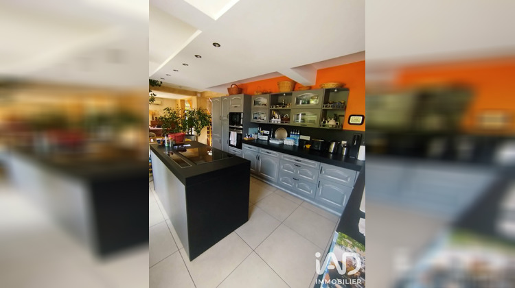 Ma-Cabane - Vente Maison Saint-Germain-du-Puy, 280 m²