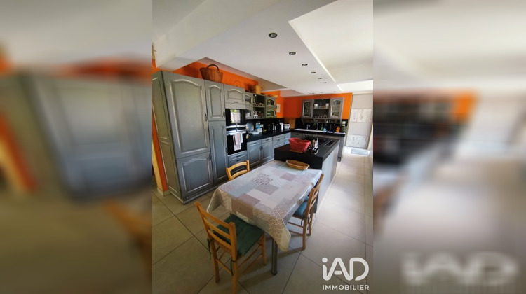 Ma-Cabane - Vente Maison Saint-Germain-du-Puy, 280 m²