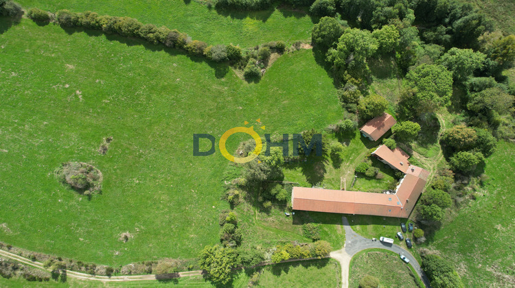 Ma-Cabane - Vente Maison Saint-Germain-l'Herm, 215 m²