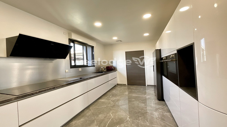 Ma-Cabane - Vente Maison Saint-Germain-Laval, 260 m²