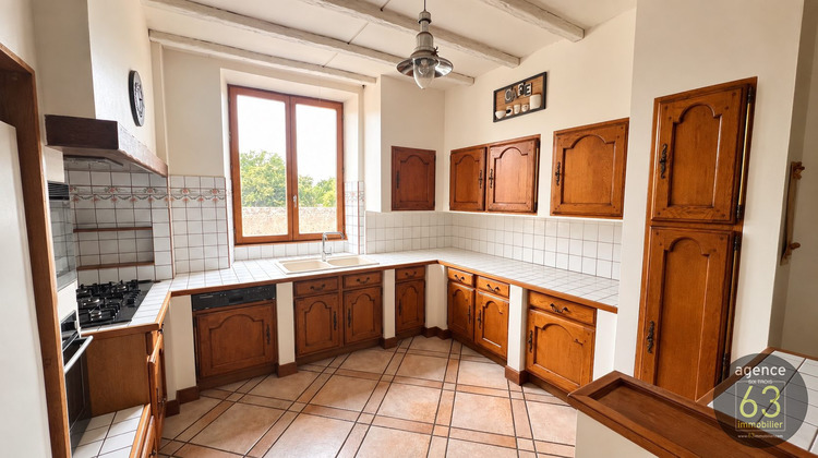 Ma-Cabane - Vente Maison Saint-Germain-Lembron, 260 m²