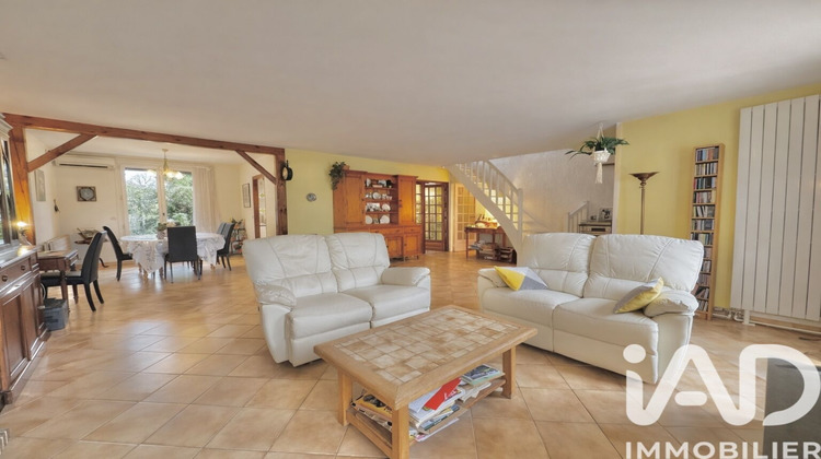 Ma-Cabane - Vente Maison Saint-Germain-Lès-Corbeil, 189 m²