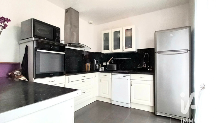 Ma-Cabane - Vente Maison Saint-Hilaire-Bonneval, 103 m²