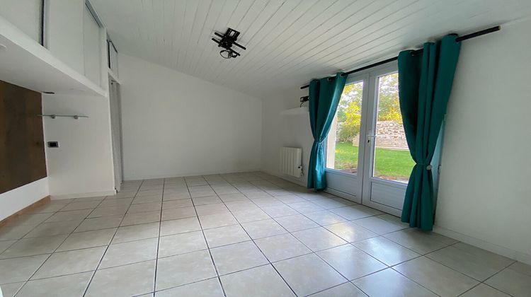 Ma-Cabane - Vente Maison SAINT-HILAIRE-DE-CHALEONS, 103 m²