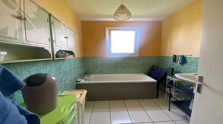 Ma-Cabane - Vente Maison SAINT-HILAIRE-DE-CHALEONS, 82 m²