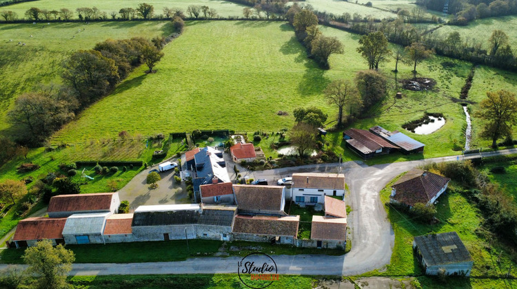 Ma-Cabane - Vente Maison Saint-Hilaire-de-Chaléons, 249 m²