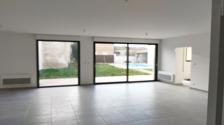 Ma-Cabane - Vente Maison SAINT HILAIRE DE VILLEFRANCHE, 209 m²