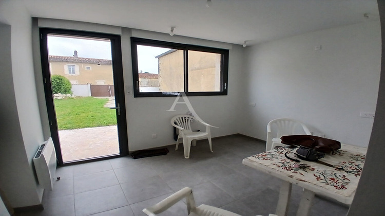 Ma-Cabane - Vente Maison SAINT-HILAIRE-DE-VILLEFRANCHE, 190 m²