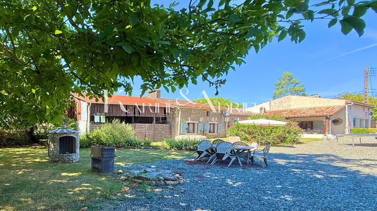 Ma-Cabane - Vente Maison Saint-Hilaire-des-Loges, 365 m²